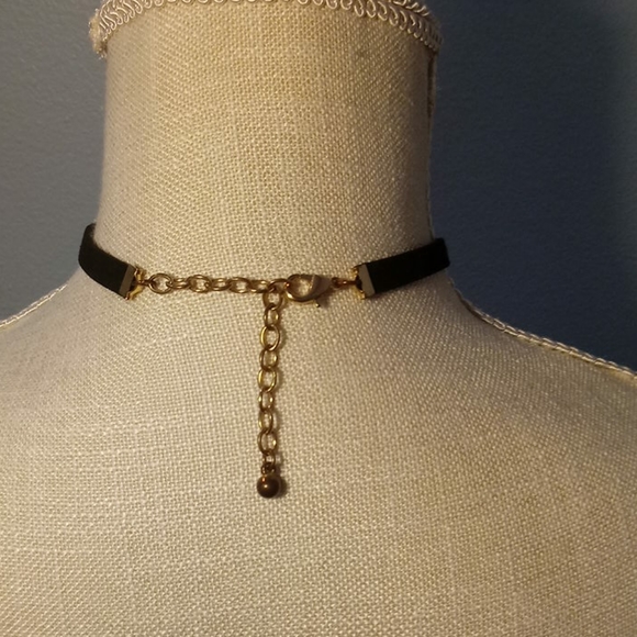 Bundle of five chokers - Picture 10 of 10
